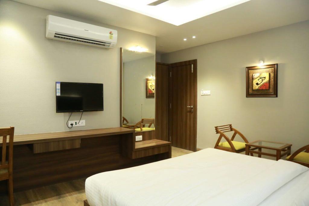 Hotel City Crown Mandsaur Kültér fotó