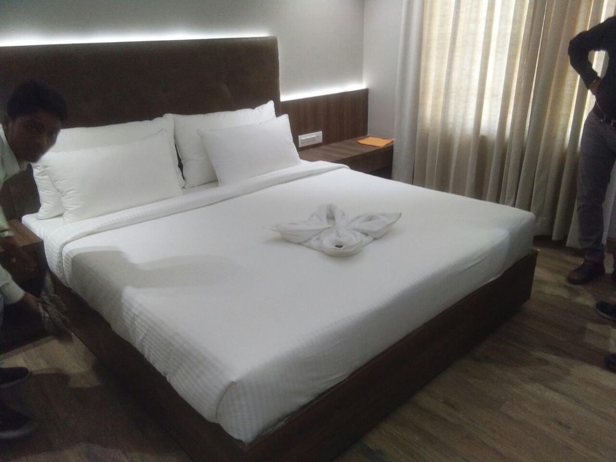 Hotel City Crown Mandsaur Kültér fotó